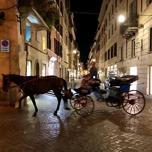 https://luxury-apartment-frattina-34.it-romehotels.com